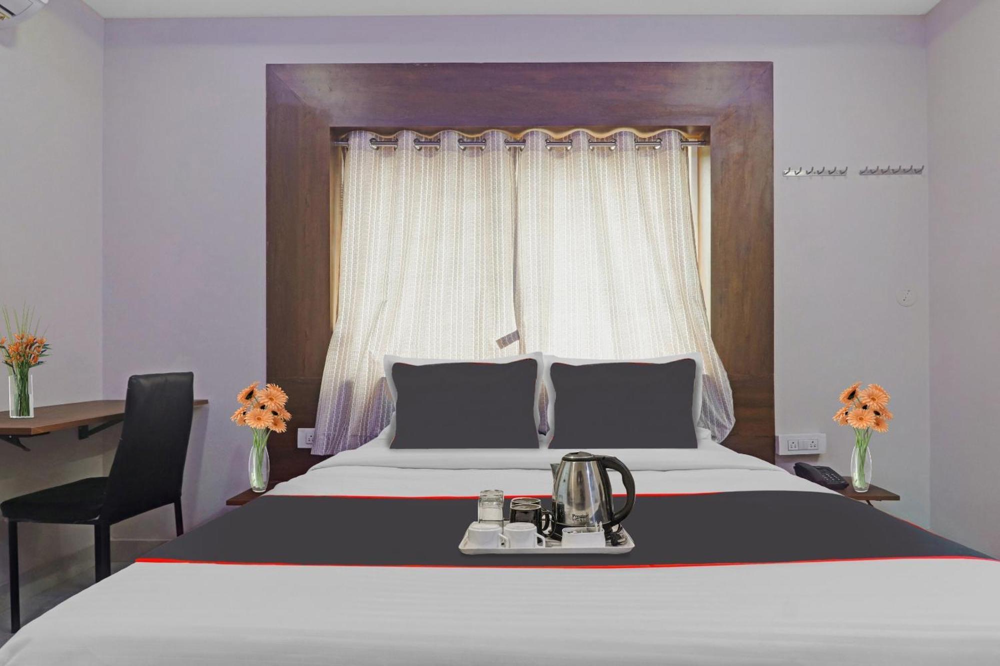 Super Capital O Srinika Inn Gachibowli Kültér fotó