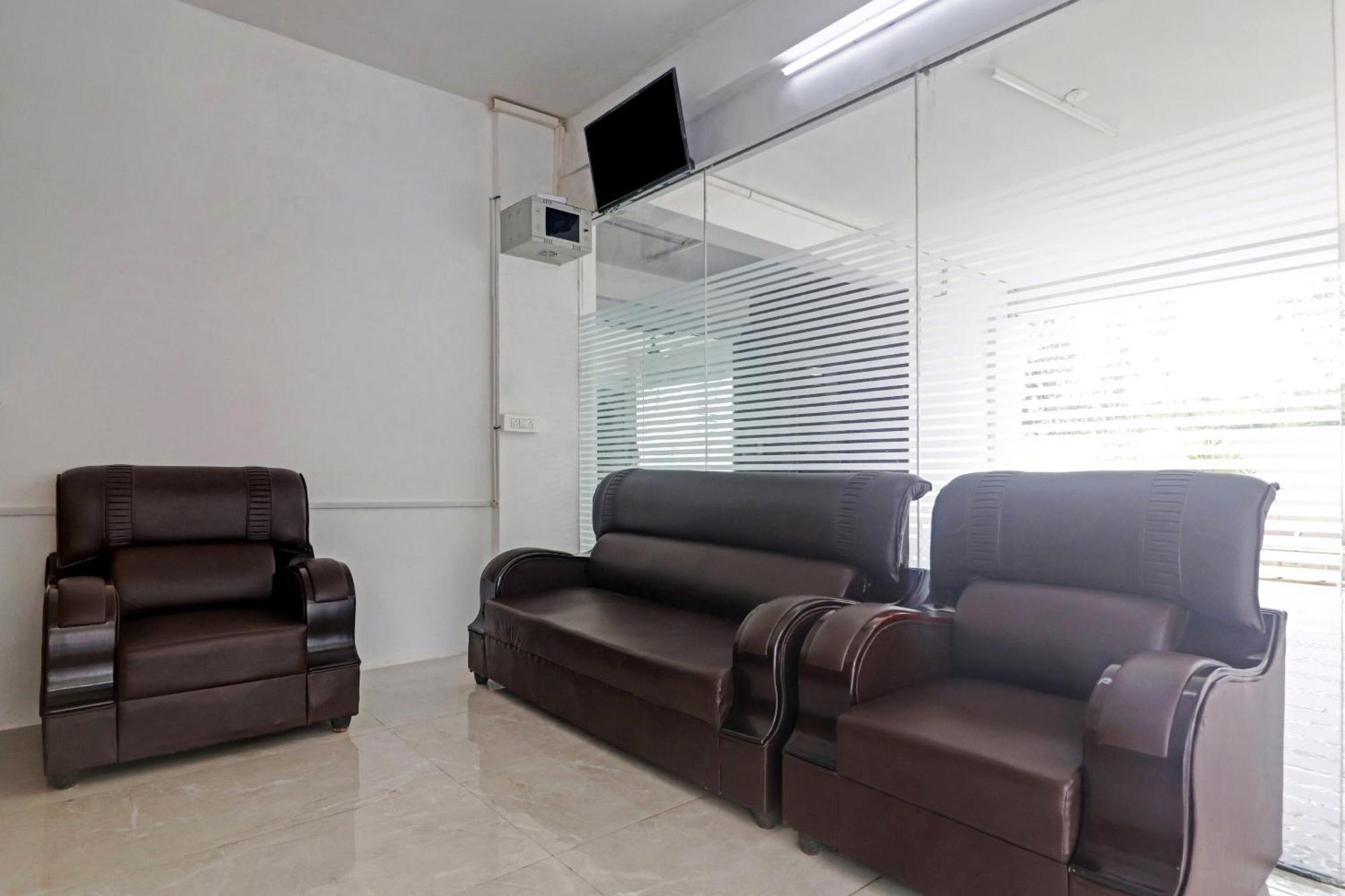 Super Capital O Srinika Inn Gachibowli Kültér fotó